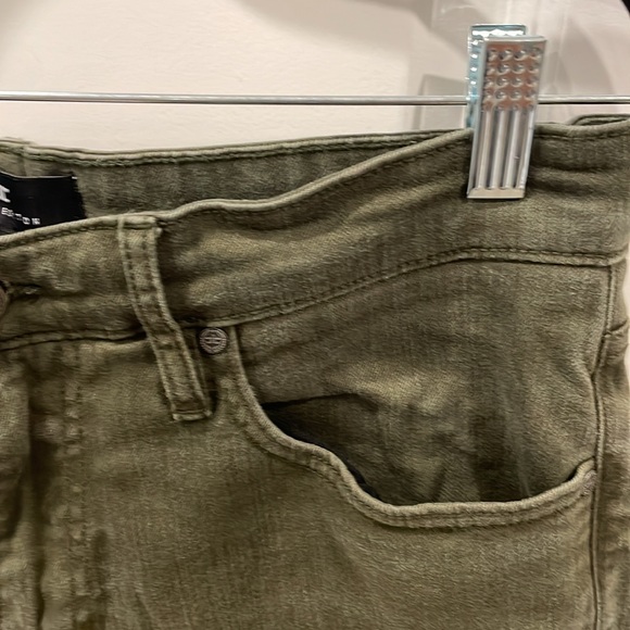 Jordan Craig Legacy Edition Dark Green Shorts Distressed Men’s Size 34 - Picture 16 of 16